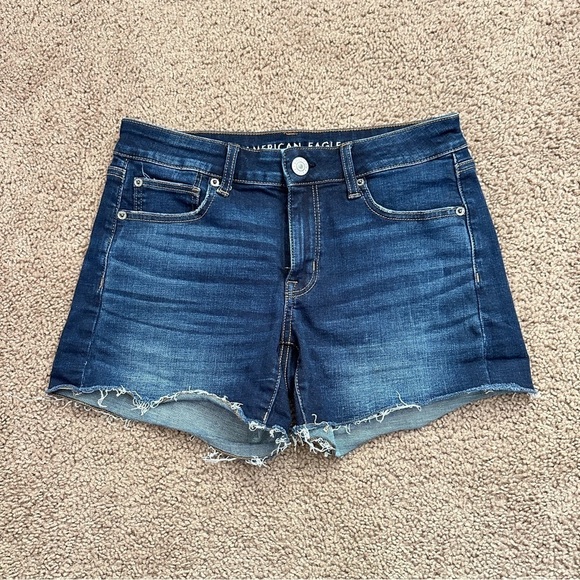 American Eagle Women's Super Stretch Shortie Shorts in Dark Blue Wash sz 8 - Picture 1 of 11